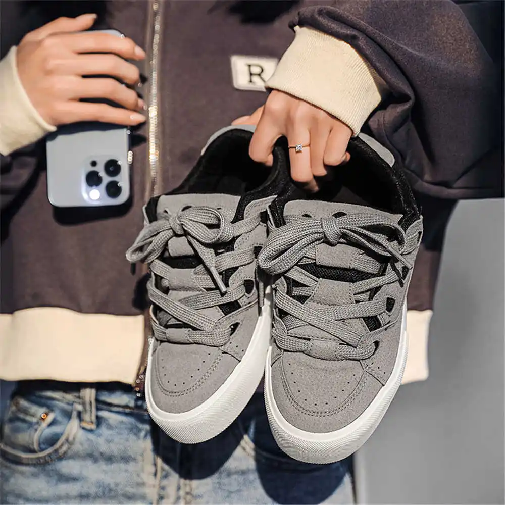 Con cordones, zapatos escolare - Tech Accessories Suppliers reseña y precio